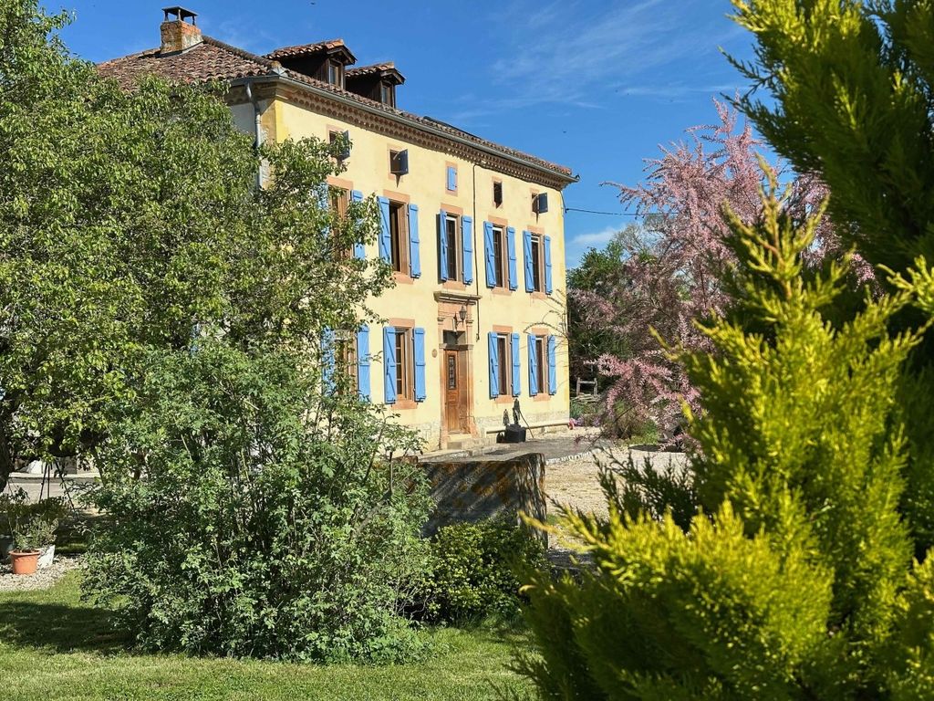 Property photo 1 of 33