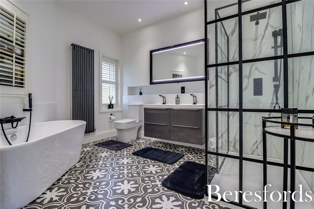 Property photo 2 of 27 Picture No. 43