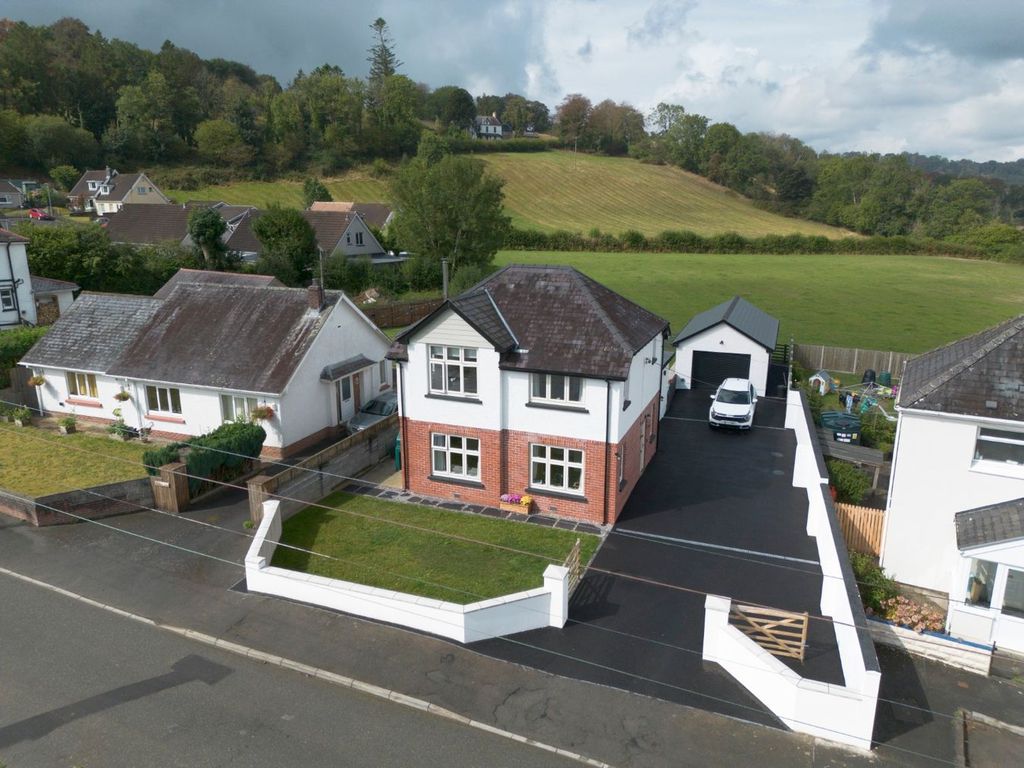 Property photo 1 of 50