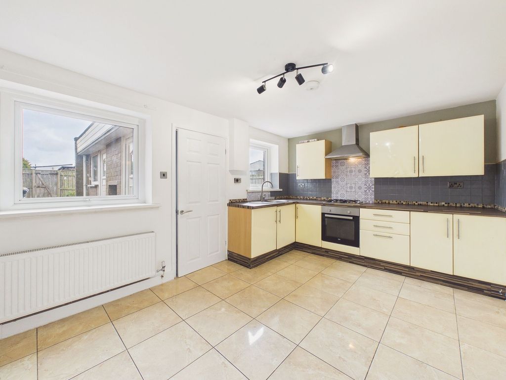 Property photo 2 of 11 Dining Kitchen