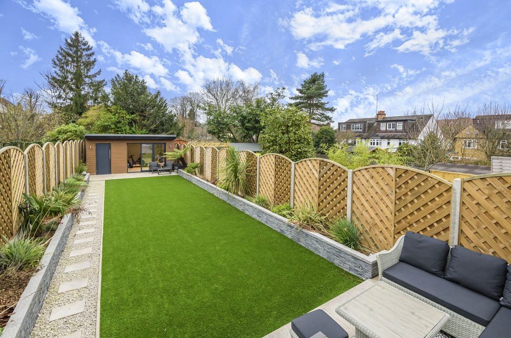 Property photo 3 of 37 Picture No. 32