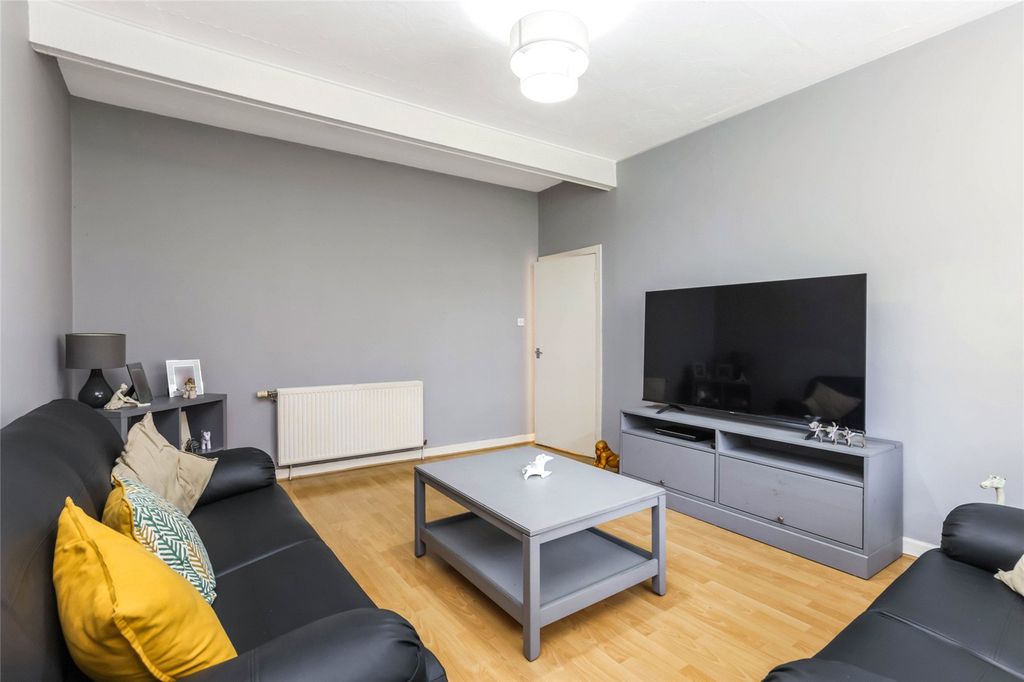 Property photo 3 of 16 3
