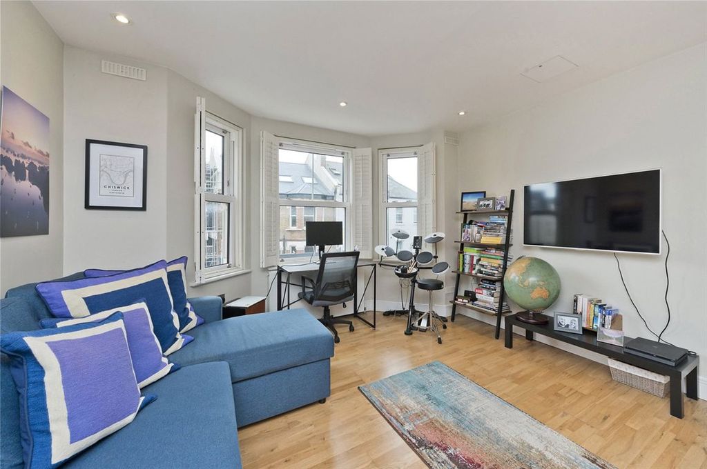 Property photo 3 of 7