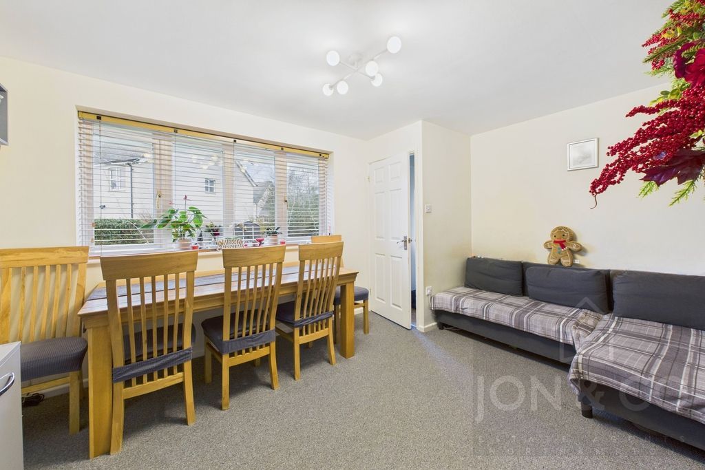 Property photo 3 of 8