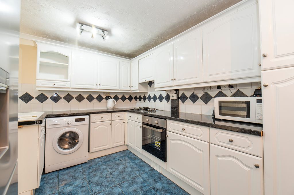 Property photo 1 of 27