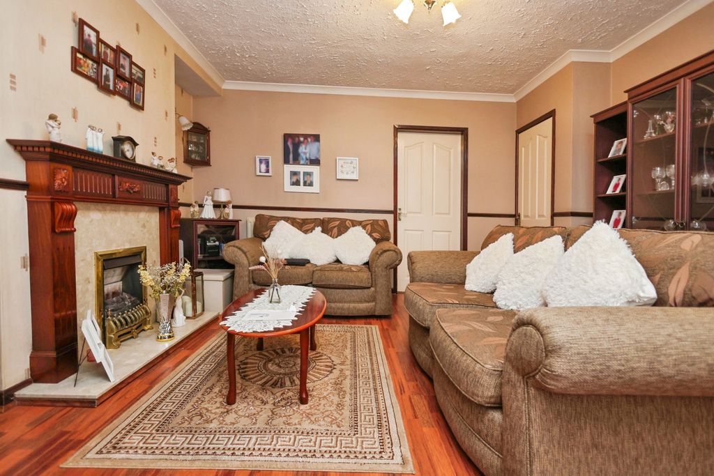 Property photo 3 of 19 Pbox-Img.Jpg