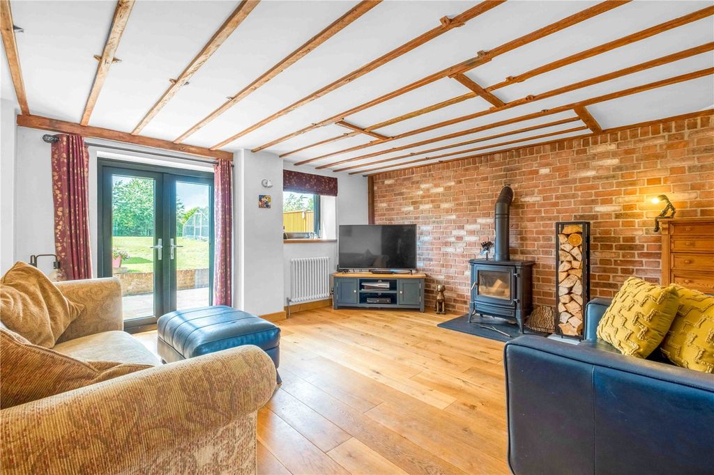 Property photo 2 of 24 Sitting Room