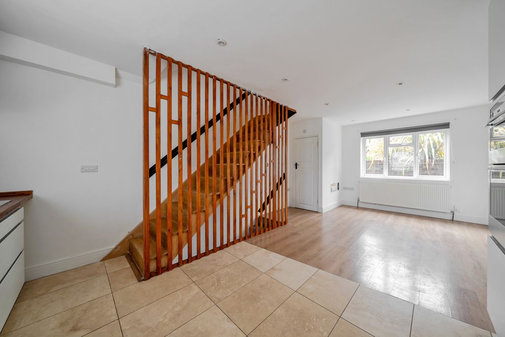 Property photo 3 of 10 1439505-5-69Cced4...