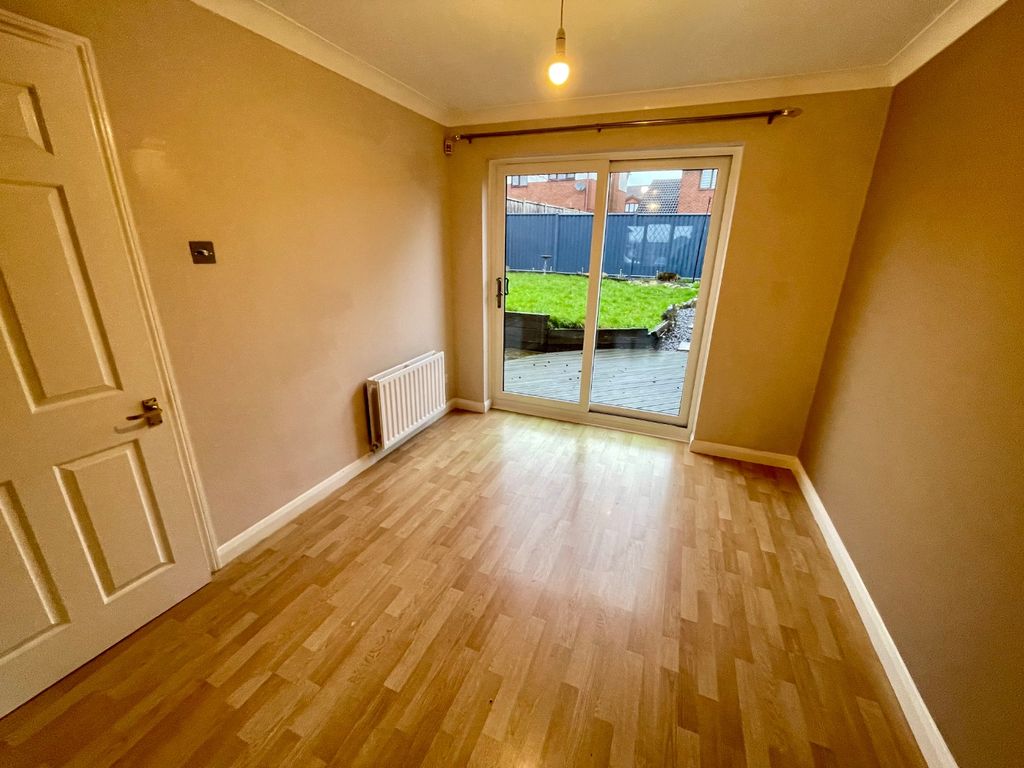 Property photo 3 of 13 4907574