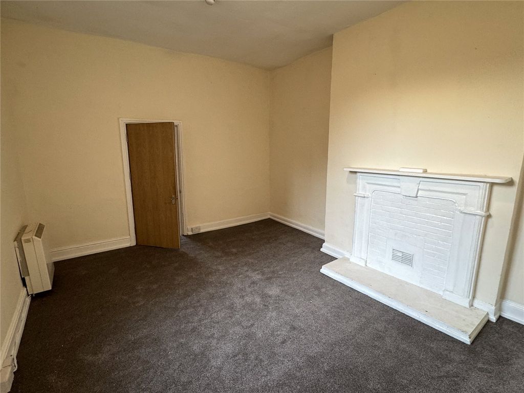 Property photo 2 of 7 Picture No. 10