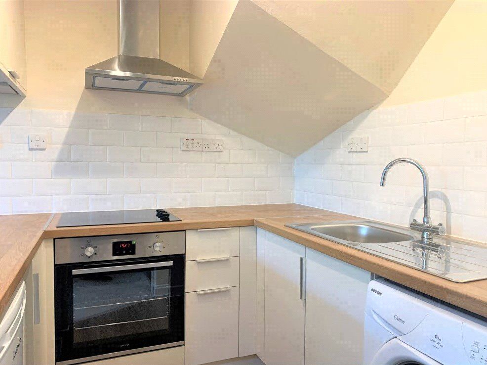 Property photo 2 of 7 Kitchen