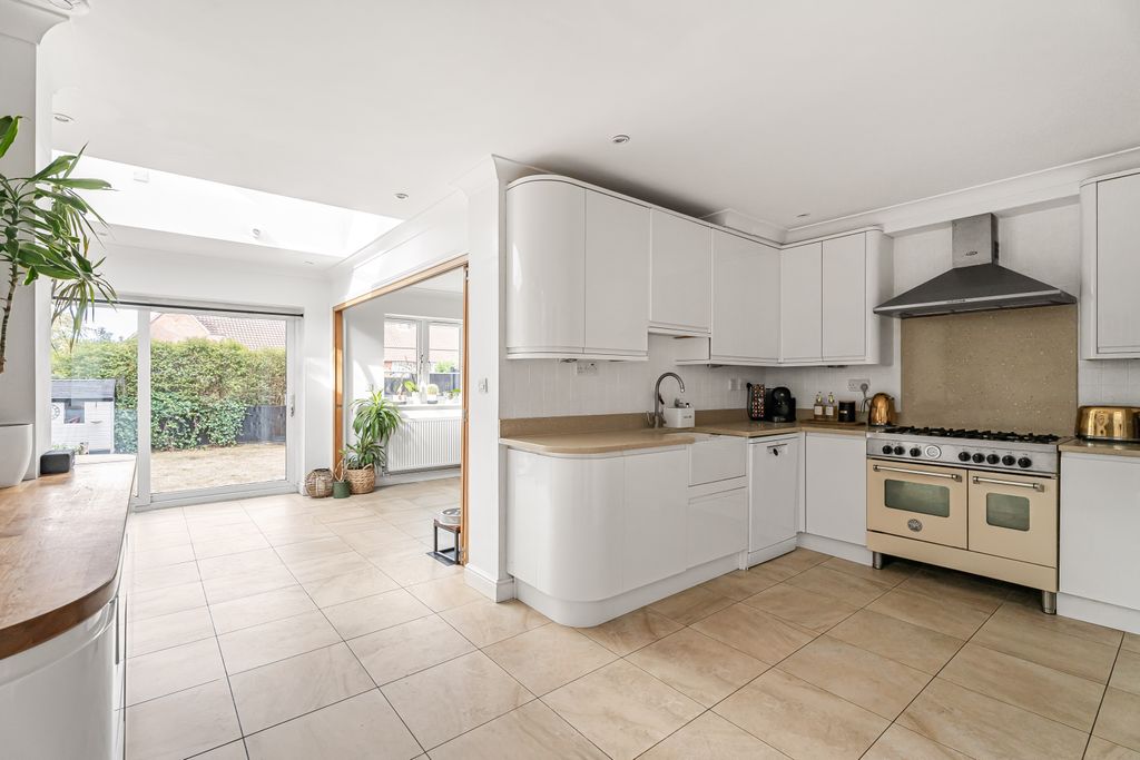 Property photo 3 of 13 Kitchen