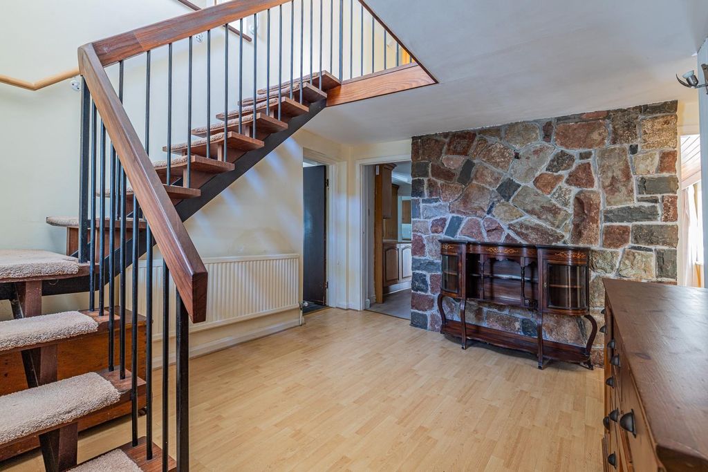 Property photo 2 of 34 Hall