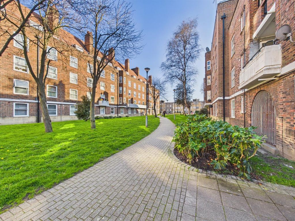 Property photo 2 of 18 Cam01358G0-Pr0220-Still028.Jpg