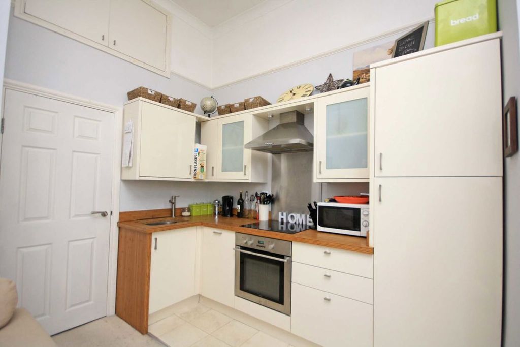 Property photo 3 of 5