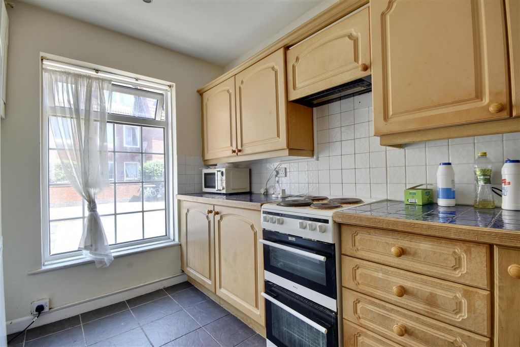 Property photo 3 of 12 2Ac8A4C2-C5C7-42Ea-96Ac-9854C144Cea6_1_201_A.Jpeg