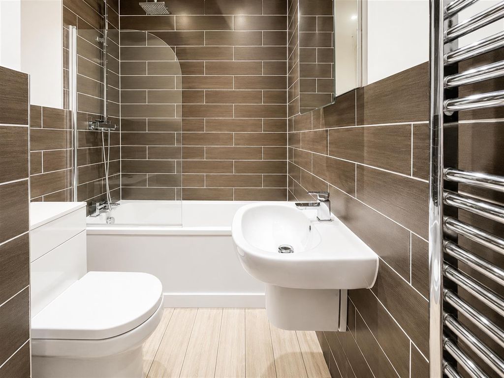 Property photo 3 of 6 Bathroom