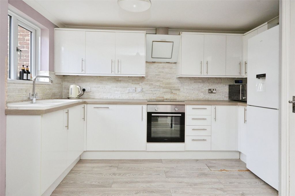 Property photo 2 of 16 Picture No. 31