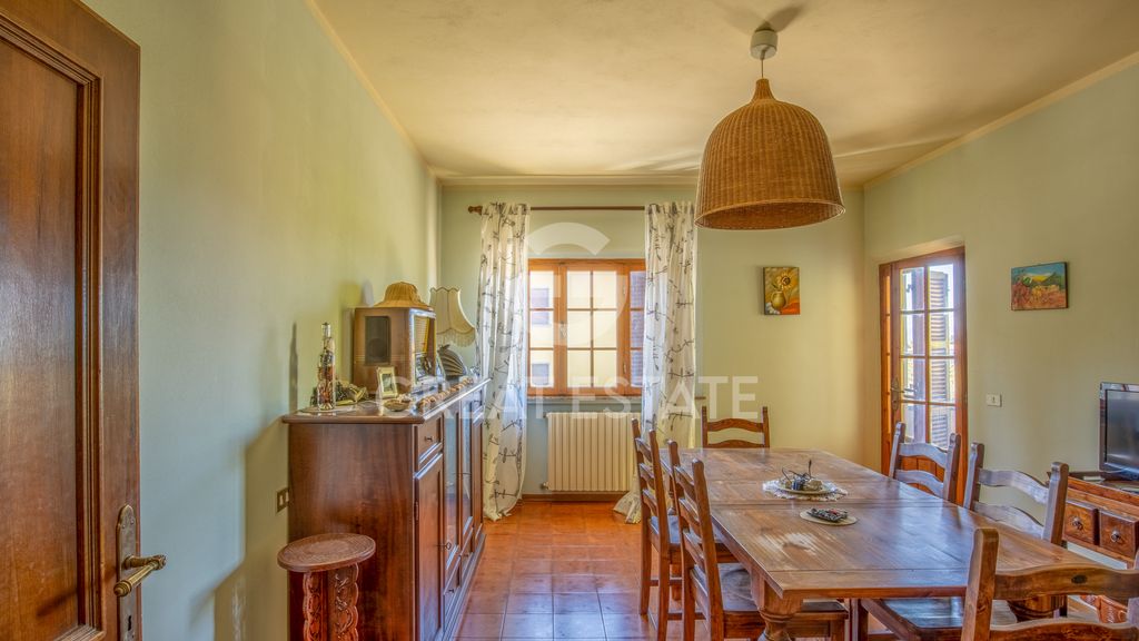 Property photo 2 of 23 Interiors