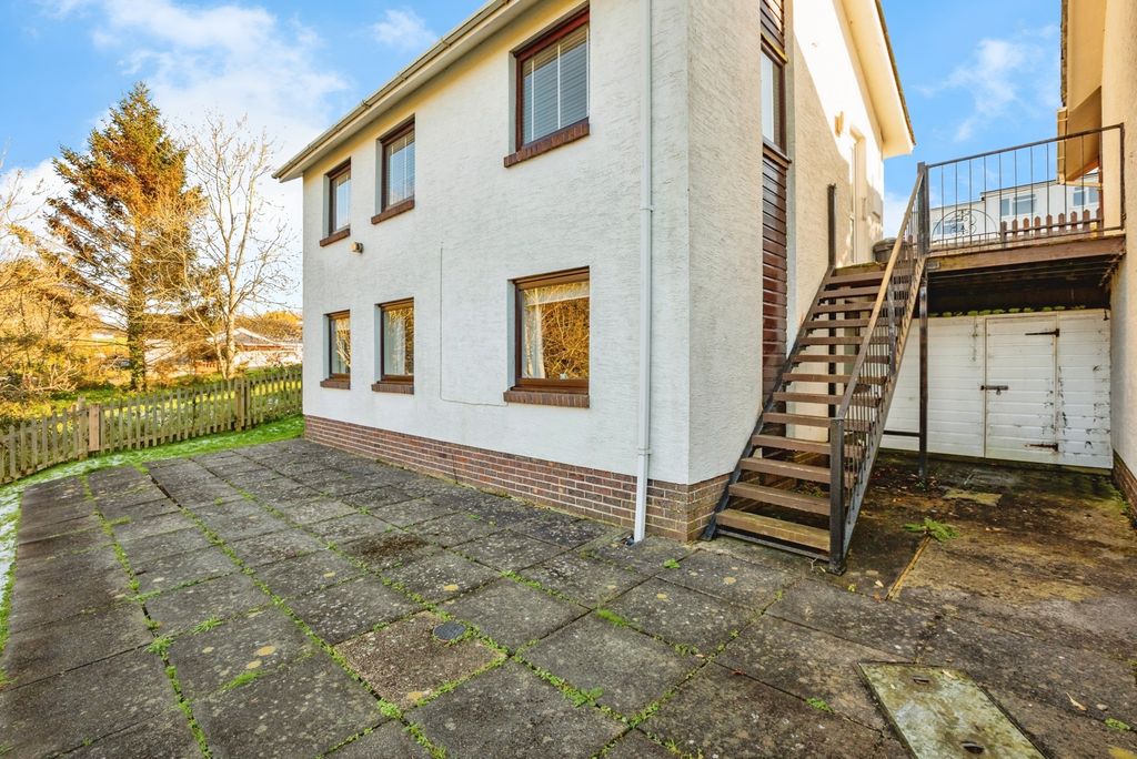 Property photo 2 of 17 Photo