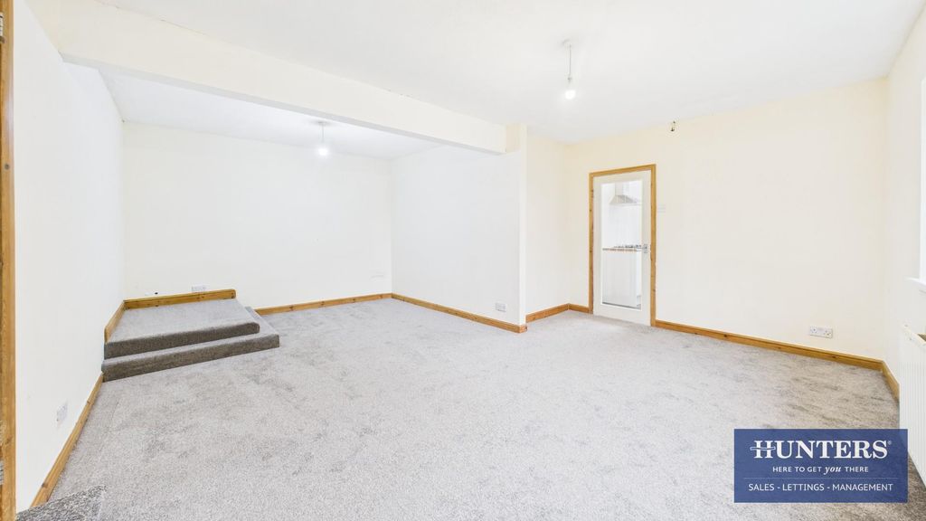 Property photo 3 of 16 Living Room