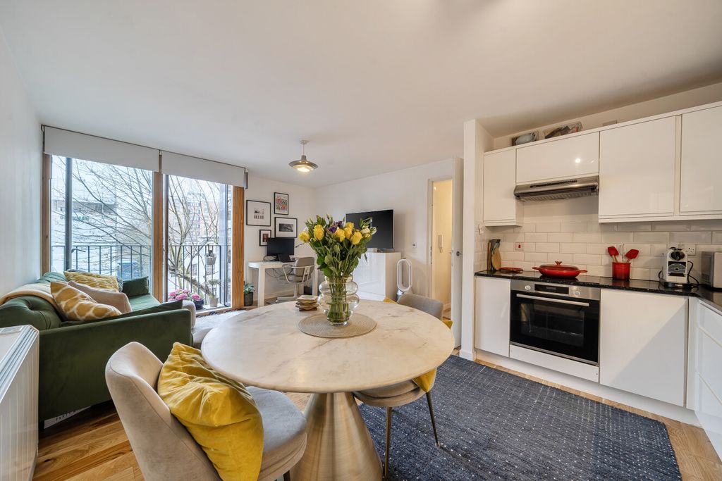 Property photo 2 of 17 Picture 2