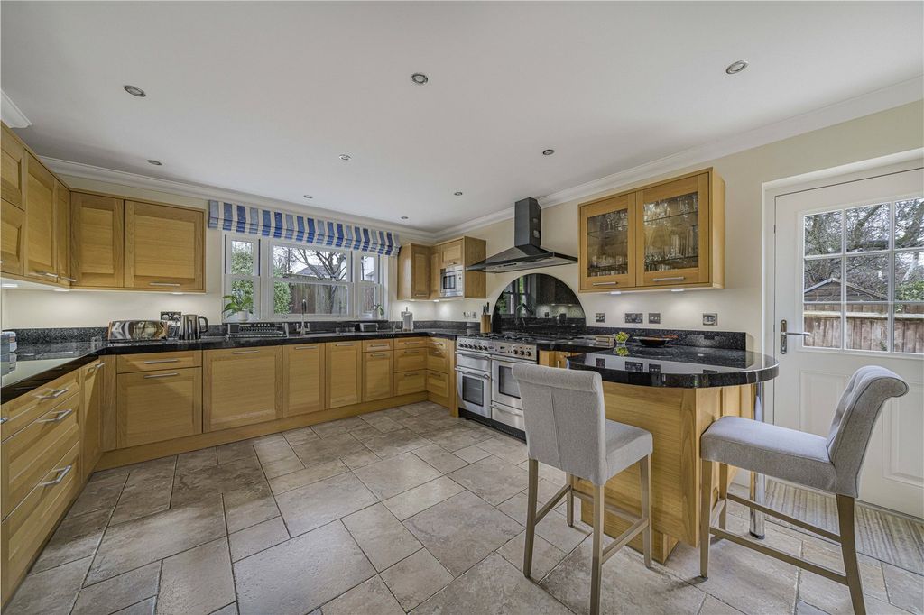 Property photo 3 of 39 Kitchen/Dining Room