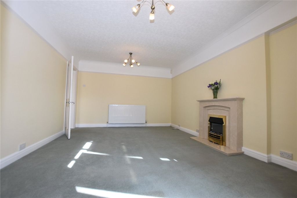 Property photo 2 of 33 Picture No. 11