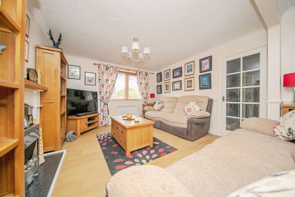 Property photo 3 of 17