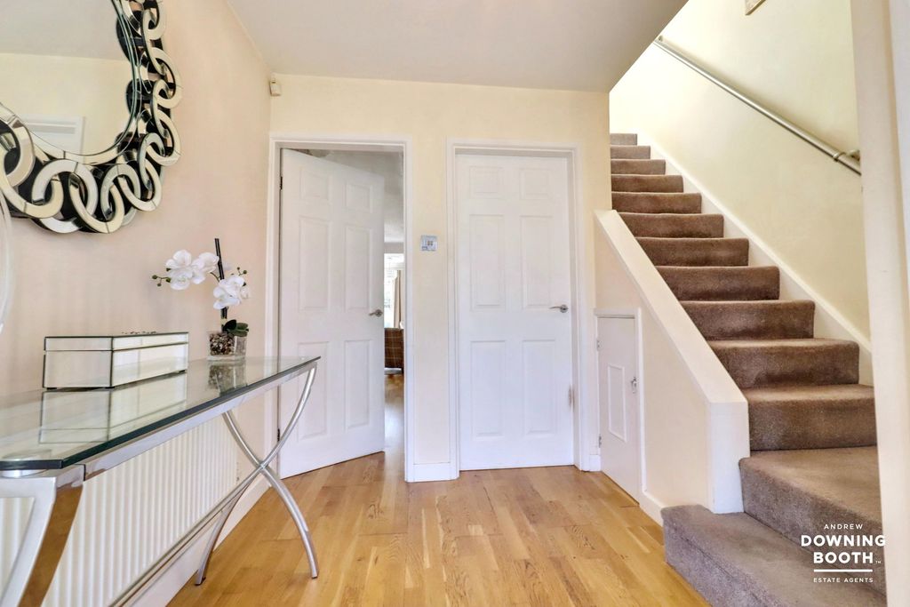 Property photo 2 of 25