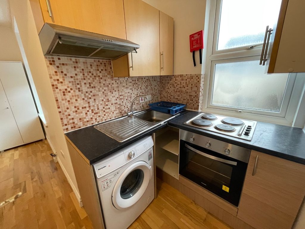 Property photo 1 of 2