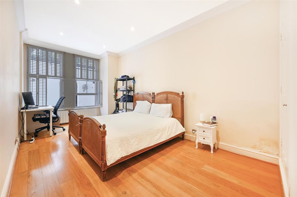 Property photo 3 of 14 Bedroom.Jpg