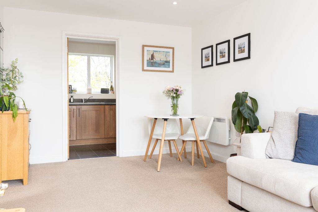 Property photo 3 of 16 4454253