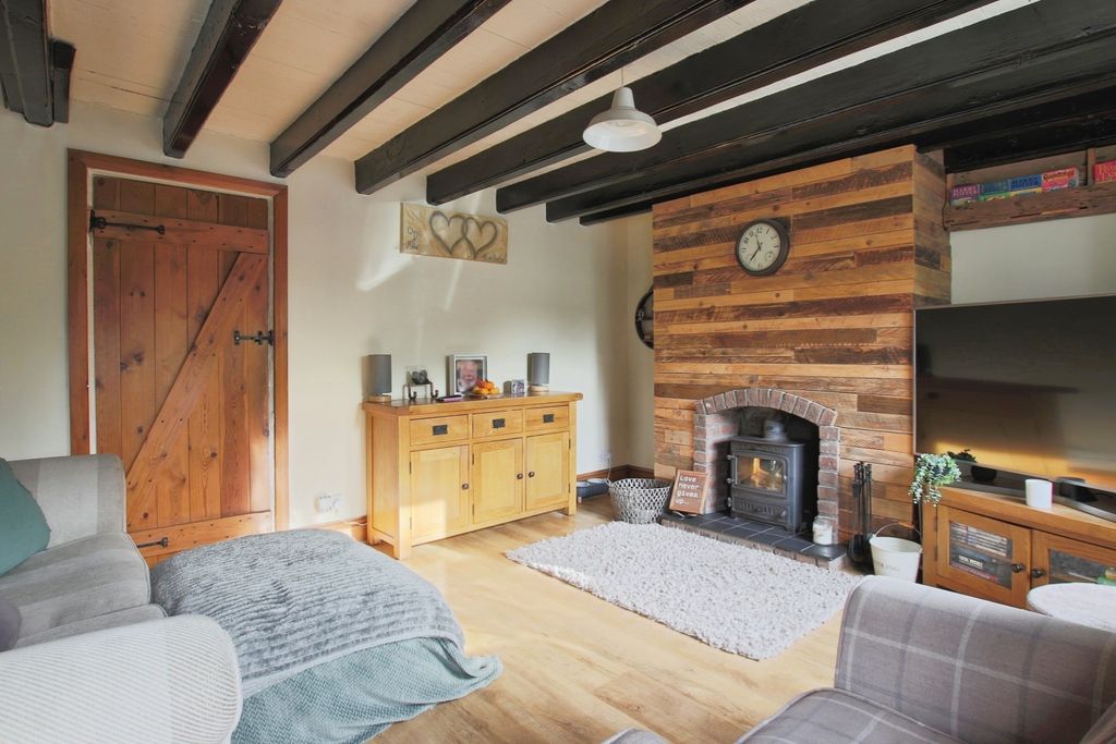 Property photo 2 of 11 4335324