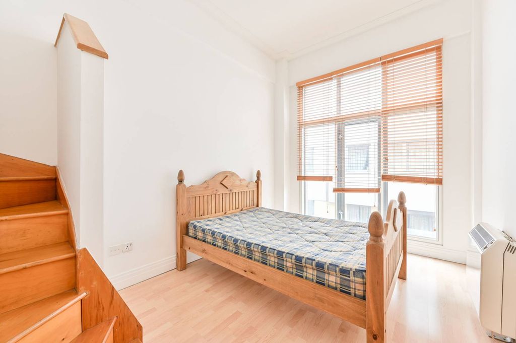 Property photo 3 of 8