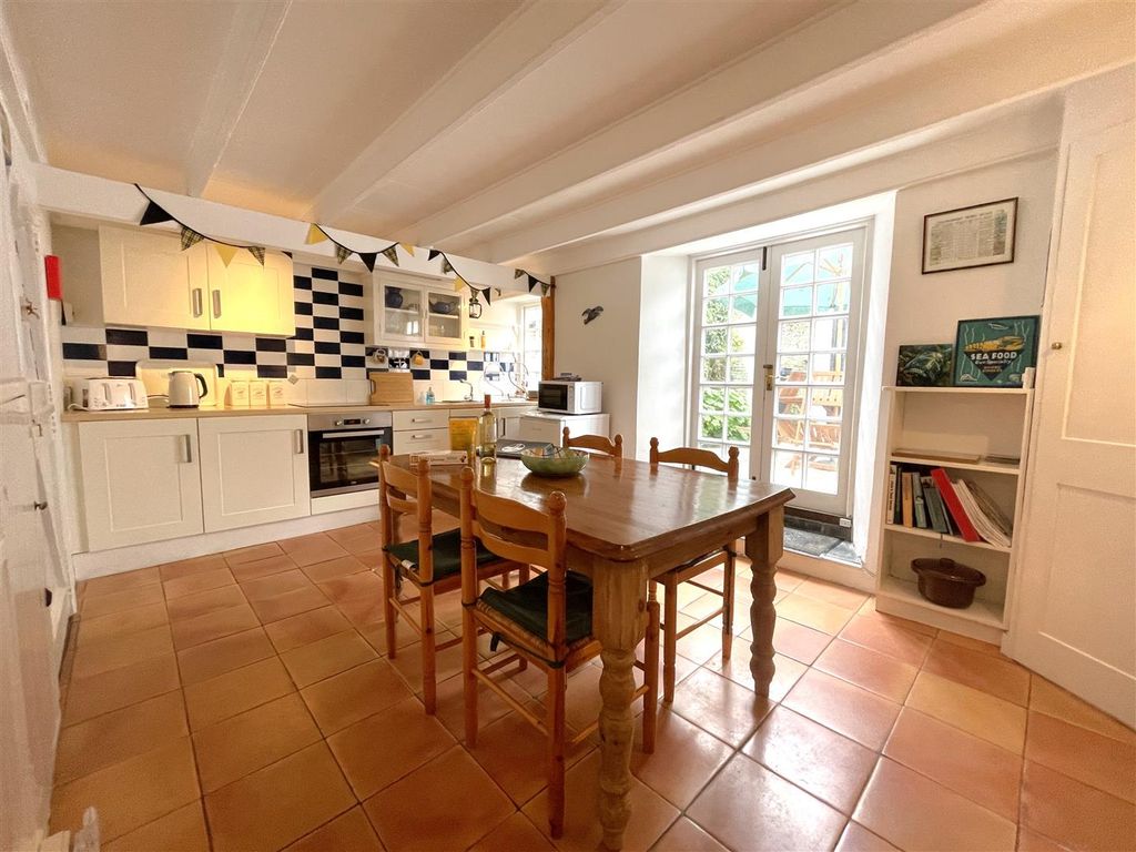 Property photo 2 of 14 Kitchen