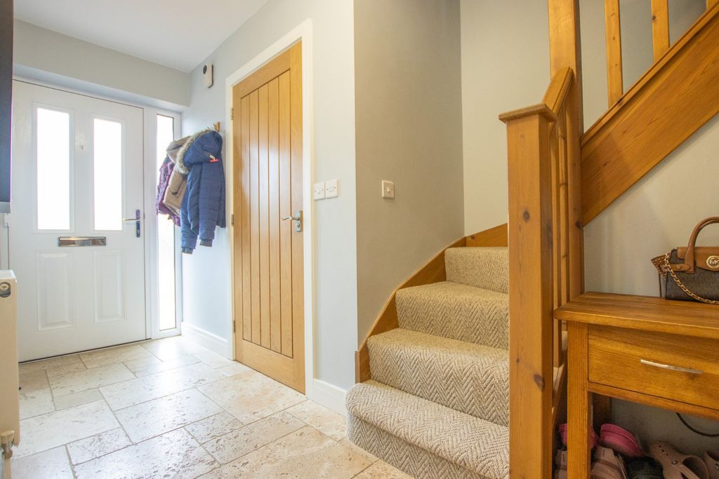 Property photo 3 of 31 4515464