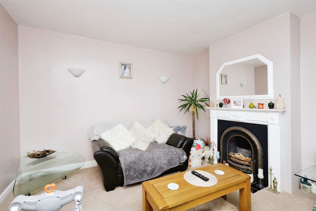 Property photo 3 of 14