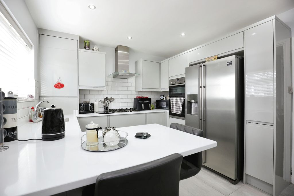 Property photo 3 of 17 Photography