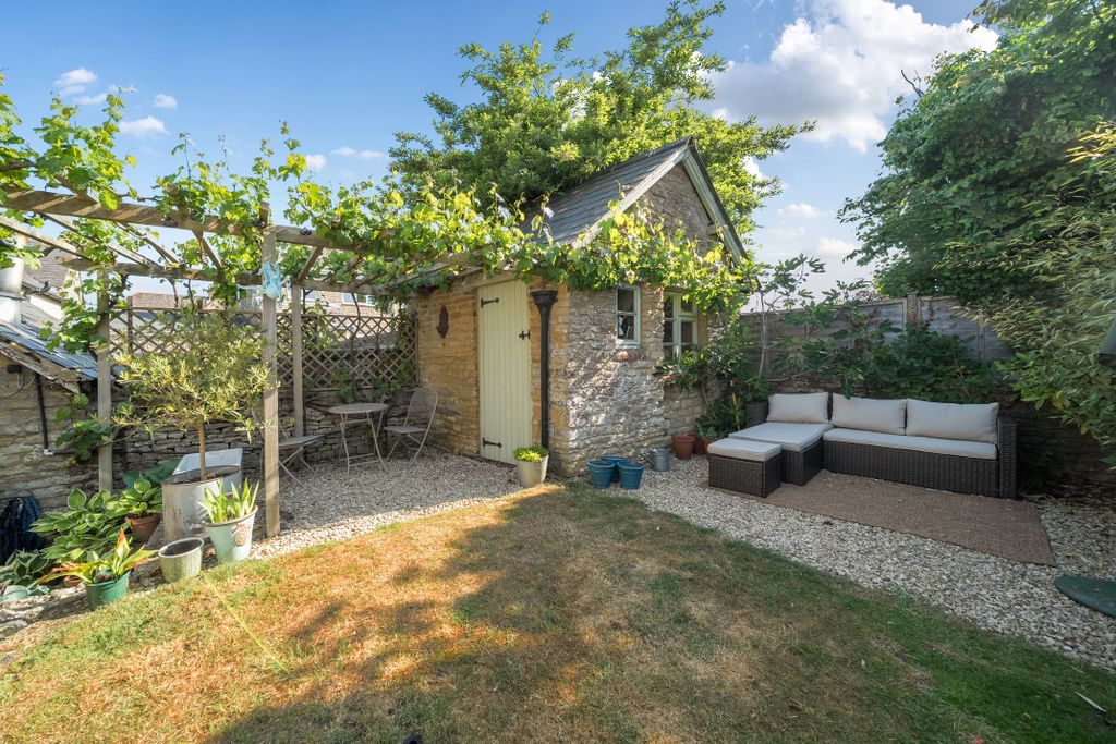 Property photo 3 of 18