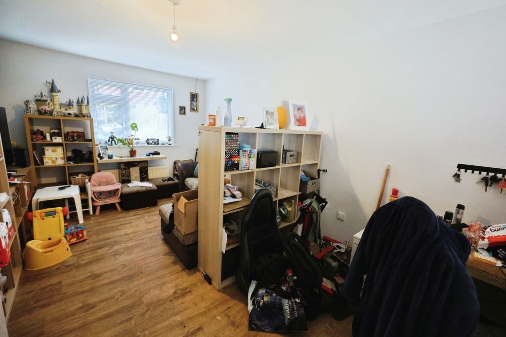 Property photo 2 of 10 Pbox-Img.Jpg