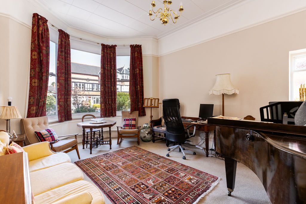 Property photo 3 of 23 Photo 8