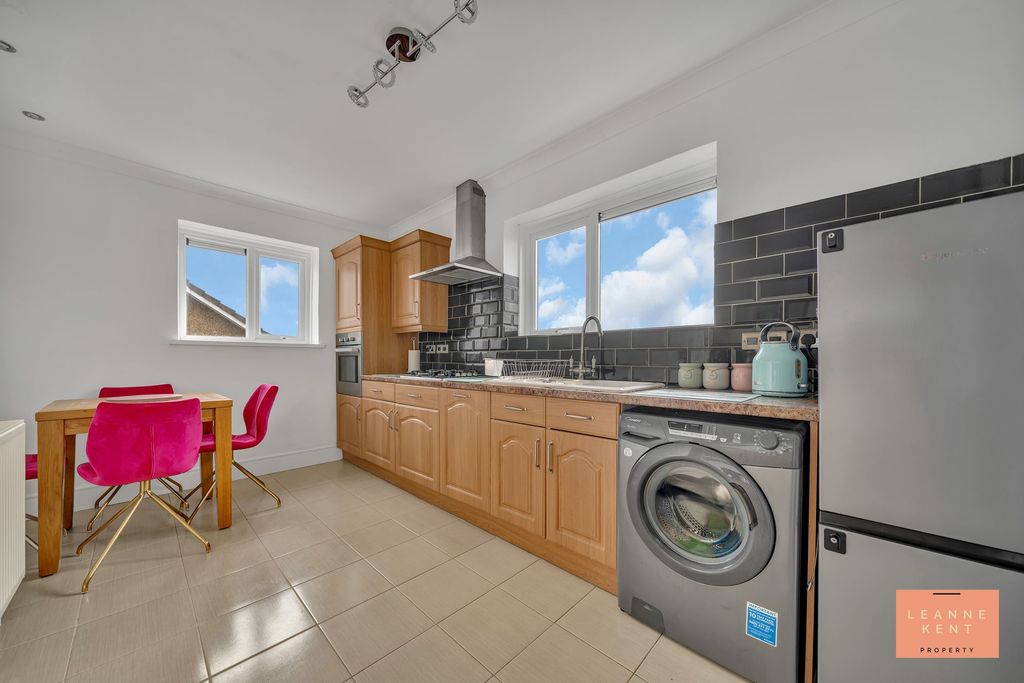 Property photo 3 of 30