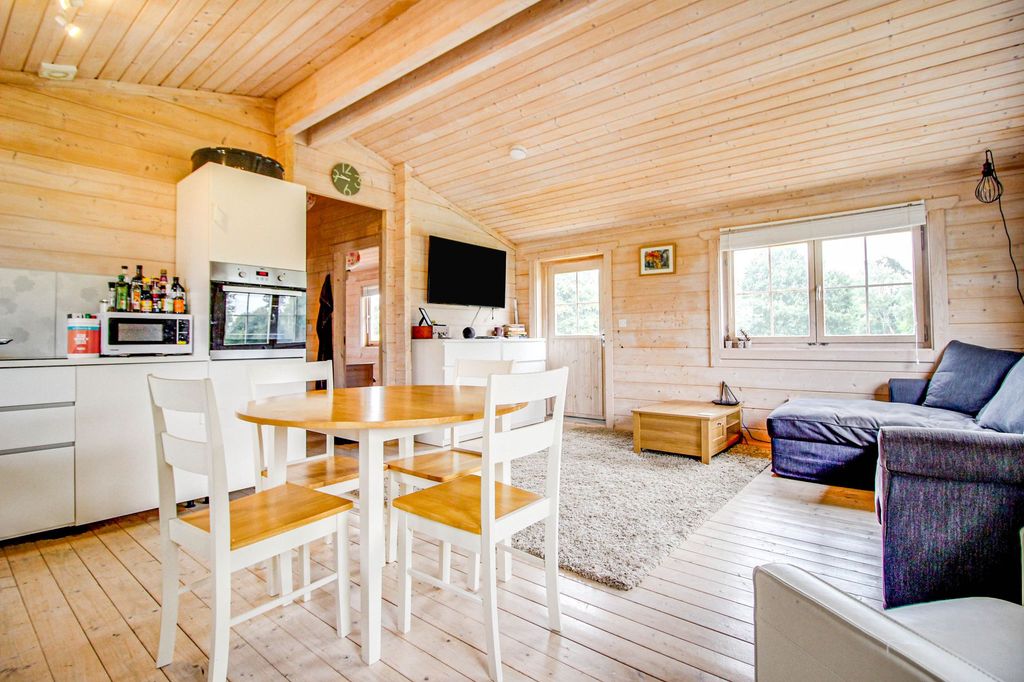 Property photo 2 of 16
