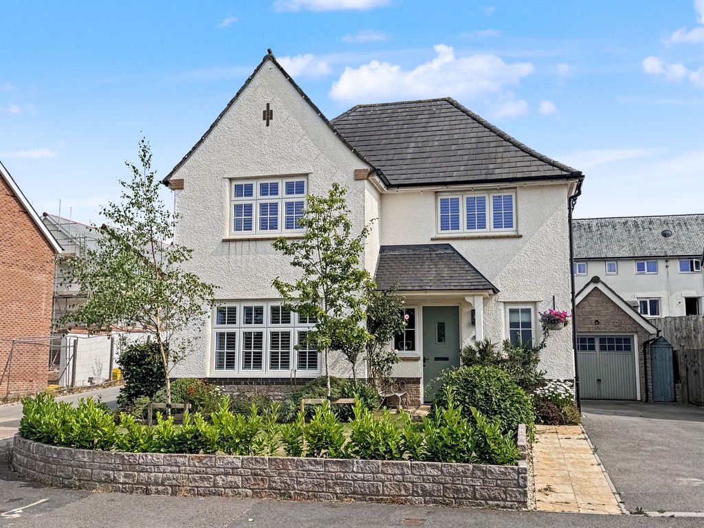 Property photo 1 of 18