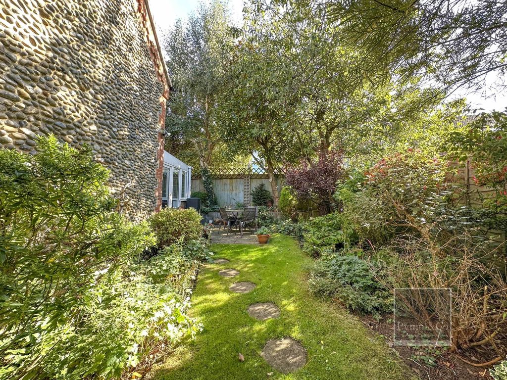 Property photo 1 of 25