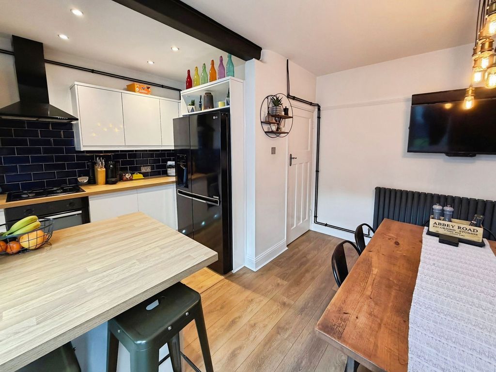 Property photo 2 of 40