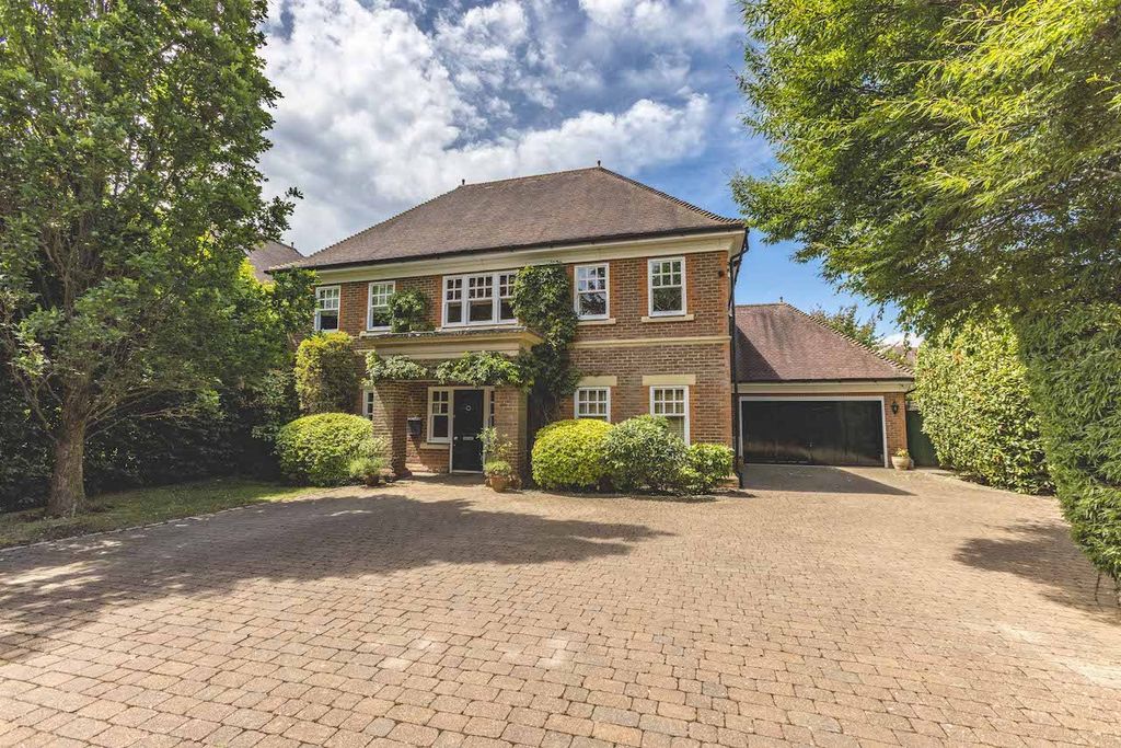 Property photo 1 of 27