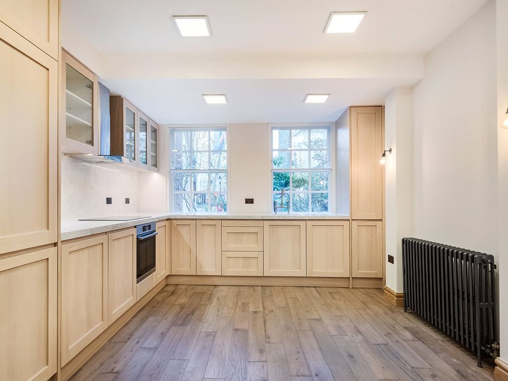 Property photo 2 of 19 Romney Street