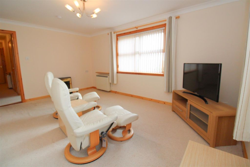 Property photo 2 of 12 Lounge (2).Jpg